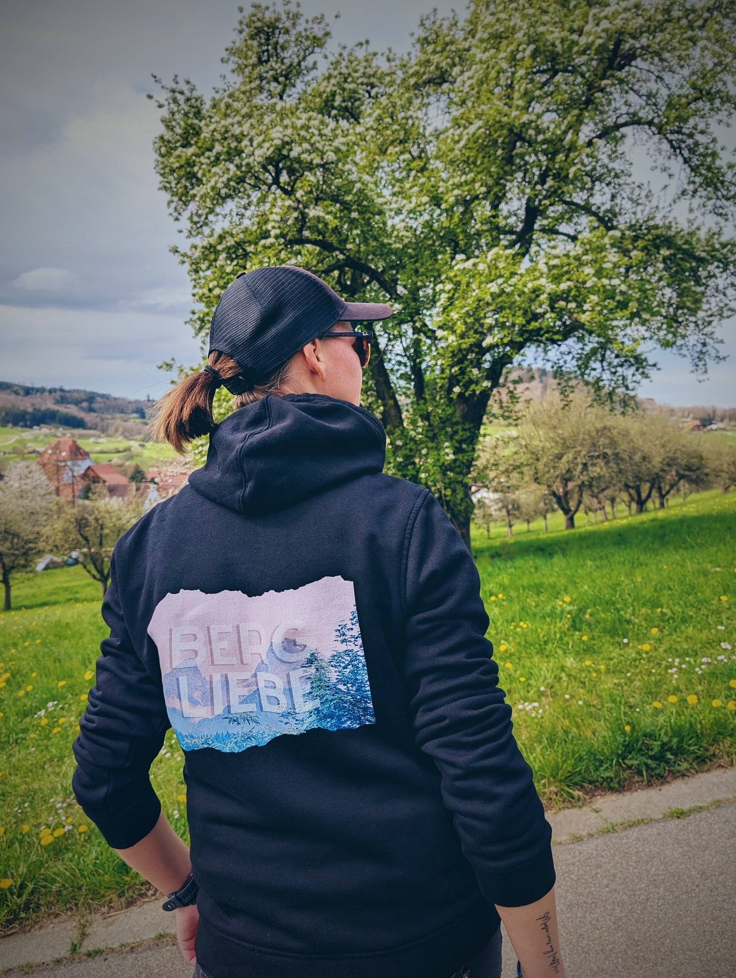 BergLiebe - Unisex Organic🌱 Hoodie schwarz