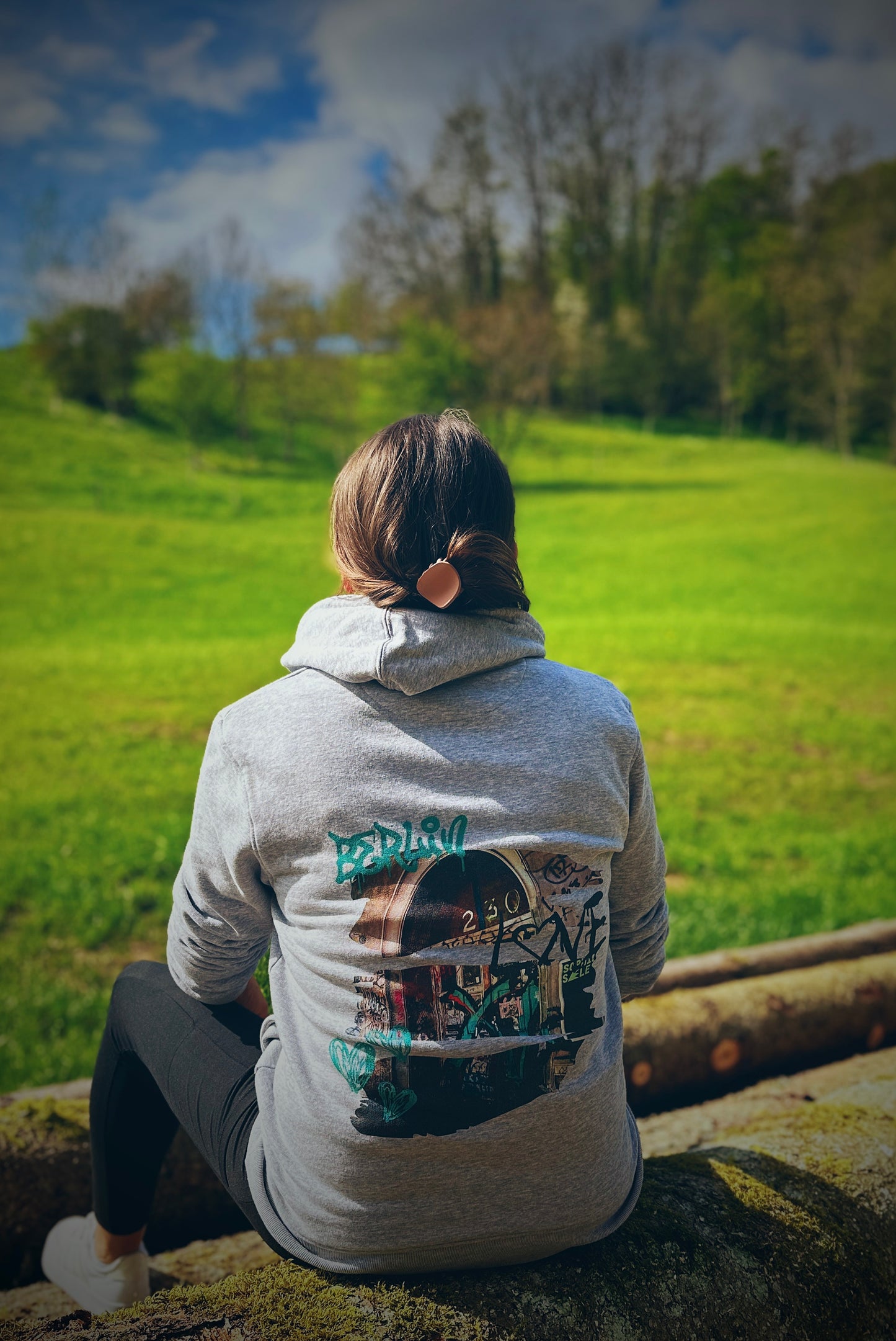 BerlinLove  - Unisex Organic🌱 Hoodie hellgrau